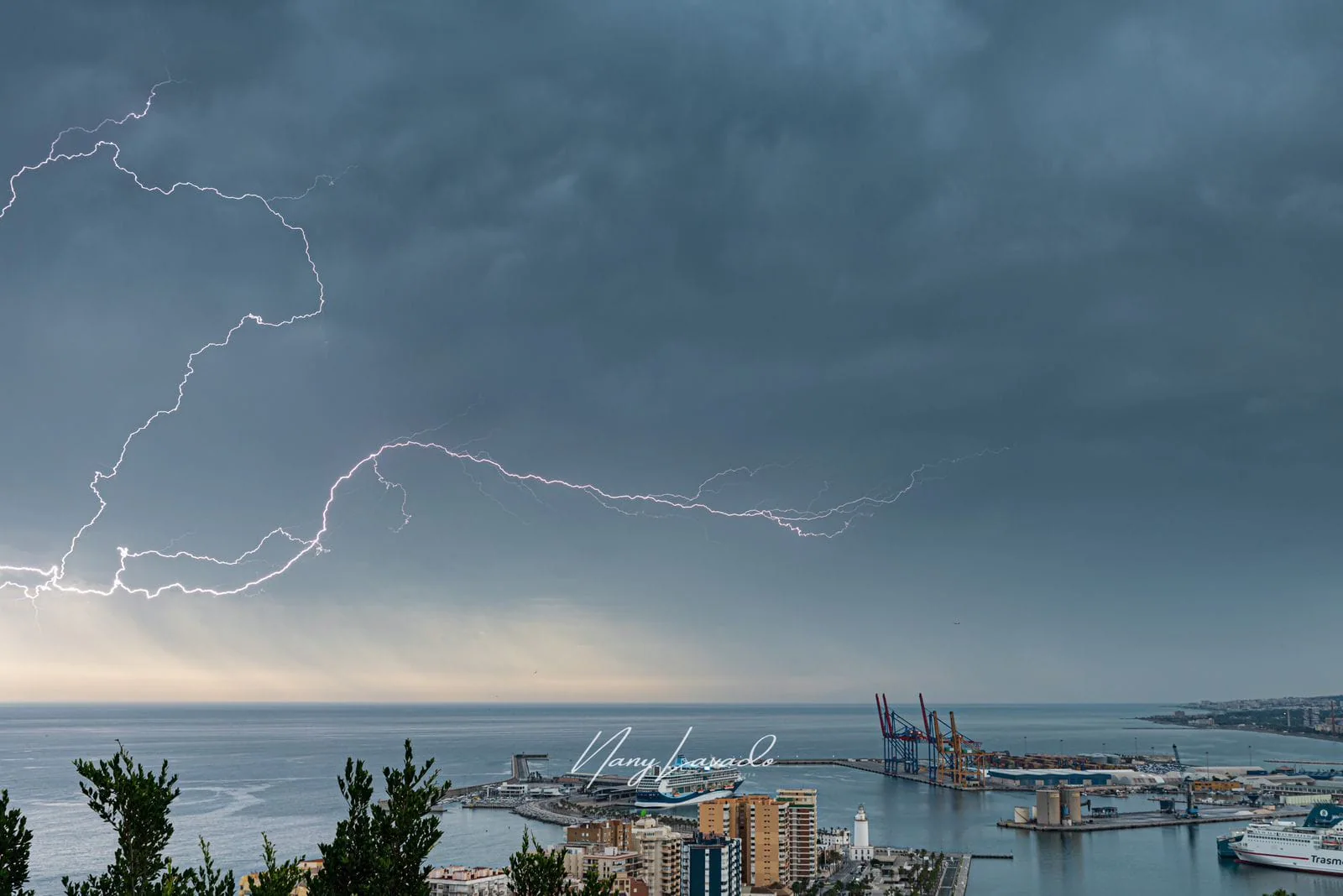 Repetición de la jugada mañana? Fotos y videos nuevos de la tormenta en  Málaga ayer domingo. | Tormentas y Rayos Jose Luis Escudero - Blog  diariosur.es